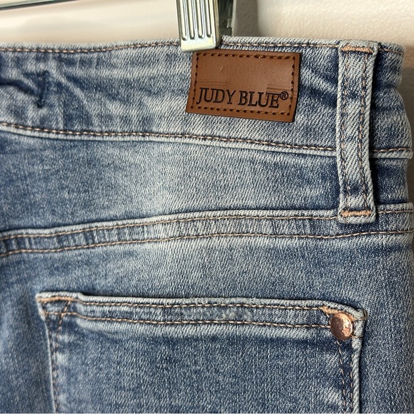 Judy Blue Light Wash Slim Bootcut Jeans w/Slit Hem | Womens 5/27 - Picture 15 of 17